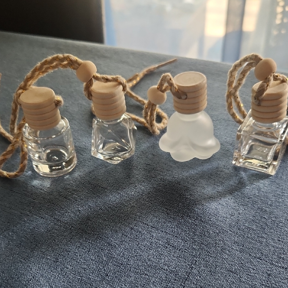 You Get 4! 💙Air Freshner Glass Bottles, Cube, Cylinder, Diamond And Rose